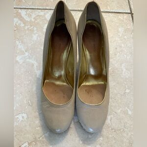 DKNY Nude Pumps with gold piping